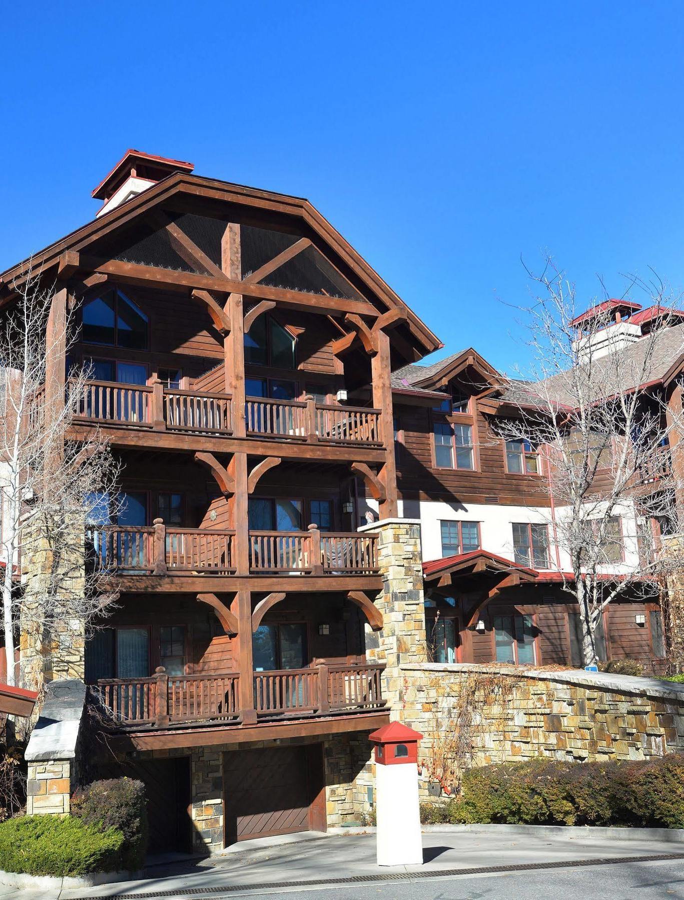 Lodge At Brookside Avon Village ภายนอก รูปภาพ