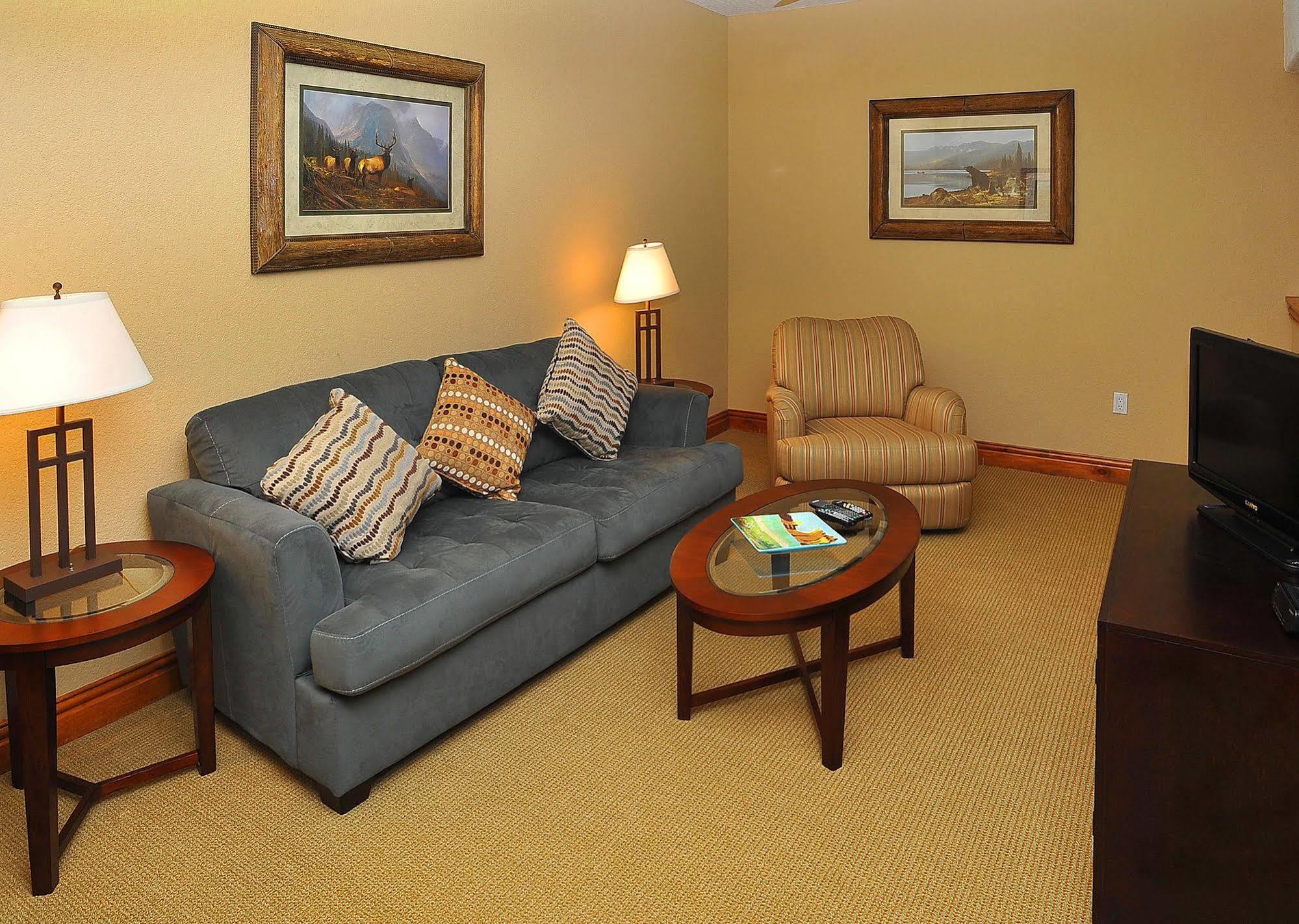 Lodge At Brookside Avon Village ภายนอก รูปภาพ