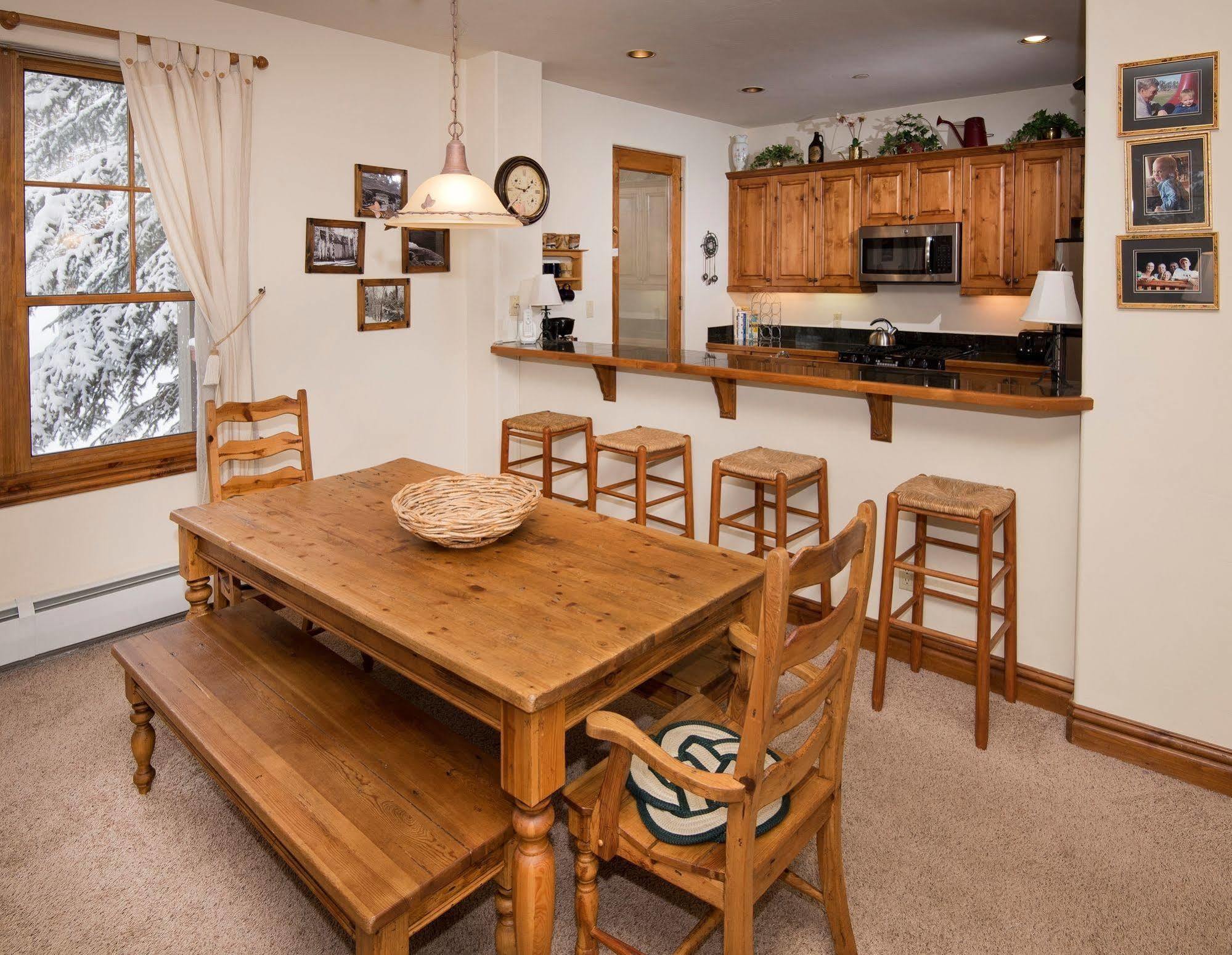 Lodge At Brookside Avon Village ภายนอก รูปภาพ